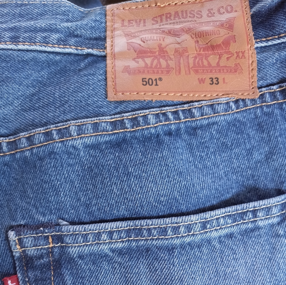 Levi 501 size 33
